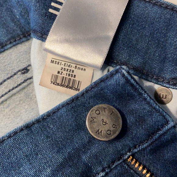 Mott & Bow jeans. Mid rise skinny. 25x28. - Picture 9 of 11
